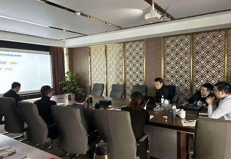 超凡国际房产公司发展超凡国际·天空的院子项目营销操盘逻辑培训会 (1)_800-550